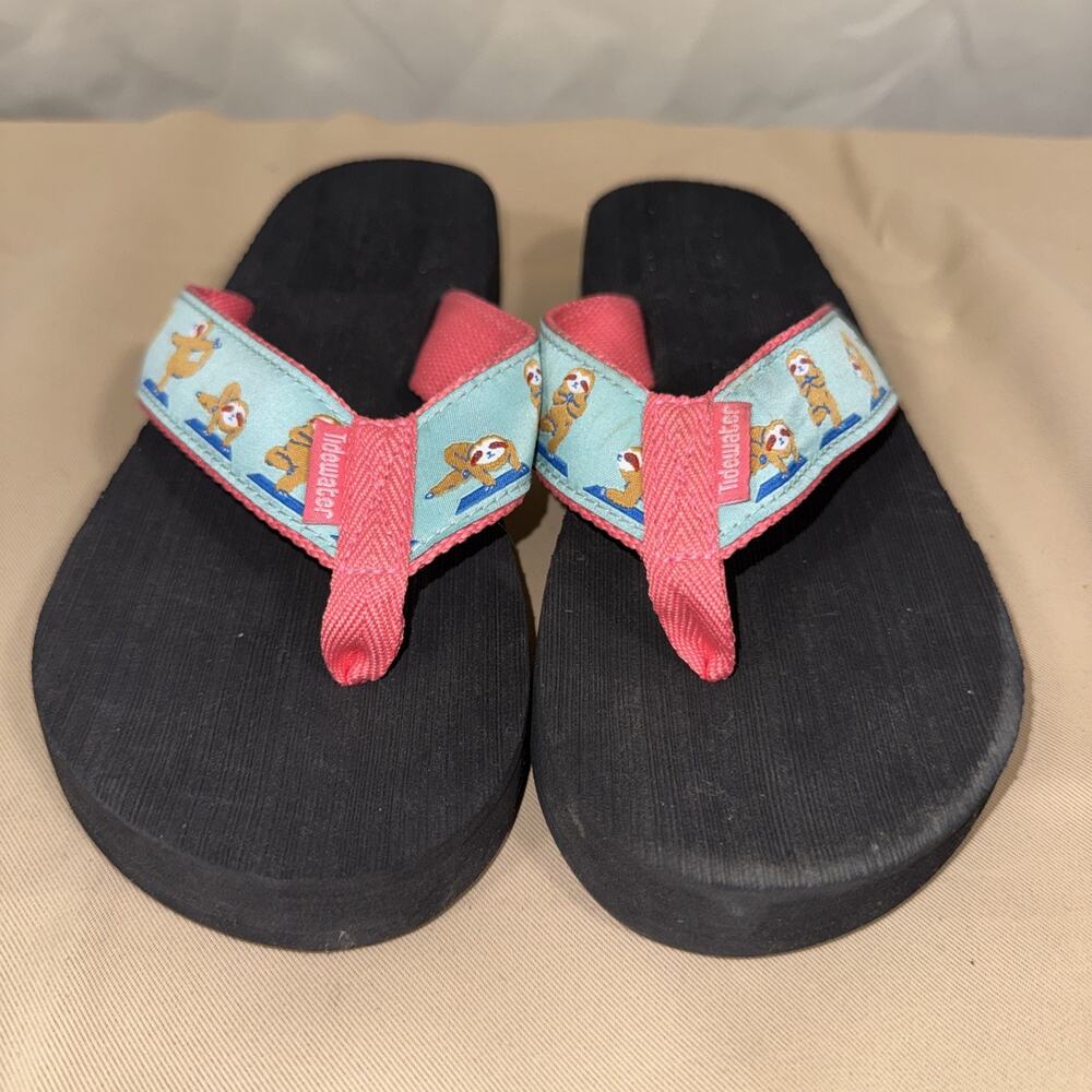 Tidewater Women’s Size 8 Yoga Sloth Flip Flops Pink Blue Beach Comfort Sandals